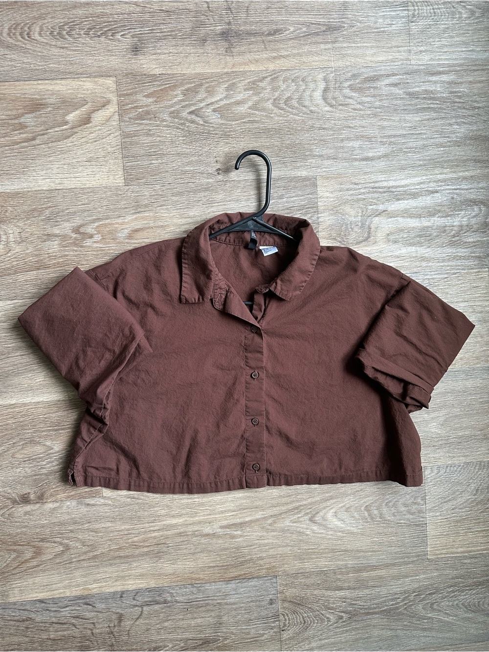 H&M Divided Brown Cropped Button Up Shirt Long Sleeve Size Medium